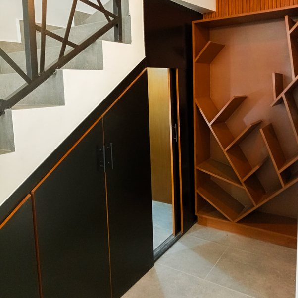 Espacios interiores elegantes en construcción residencial